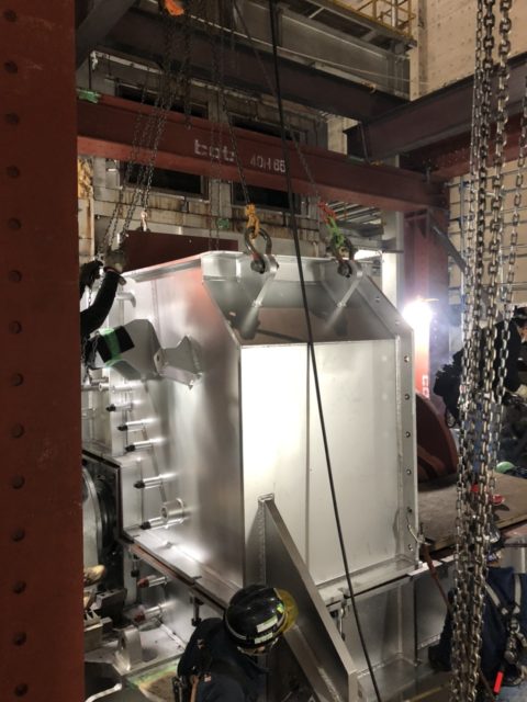 上部可動ケーシング組み立て